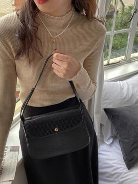 网纱荷叶边领打底衫 ～秋冬搭配 绝佳宝藏单品 领口和袖口都做了网纱质的荷叶边～好仙