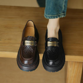 厚底复古金属扣网格粗跟，深口乐福鞋时装鞋羊皮女鞋HB&Z406