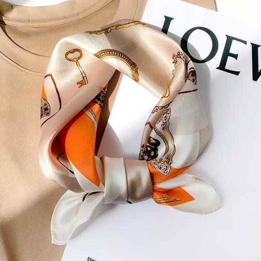 53*53CM真丝 新品印花缎面真丝方巾 商品图4