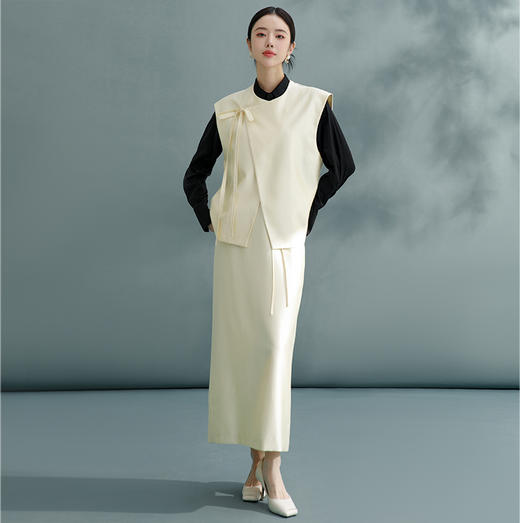 扶摇 国风马甲套裙女2024款圆领杏色中式小香风坎肩上衣套装 商品图2