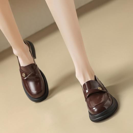 ZHR美拉德风乐福鞋2024新款时尚小金币一脚蹬单鞋ins山茶花小皮鞋 商品图5
