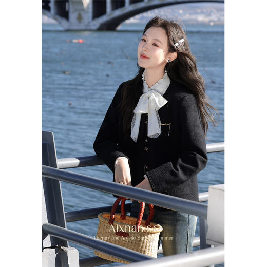 鹿向南《黑巧可可》黑色短外套 商品图4