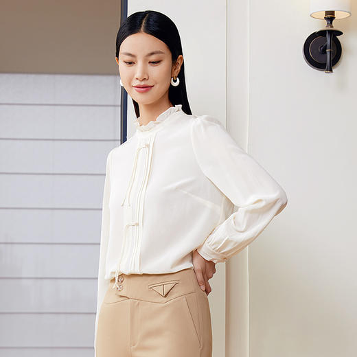 玳莎新中式100%真丝衬衫女2024年春季新款花边圆领设计感长袖上衣  EA31301 商品图1