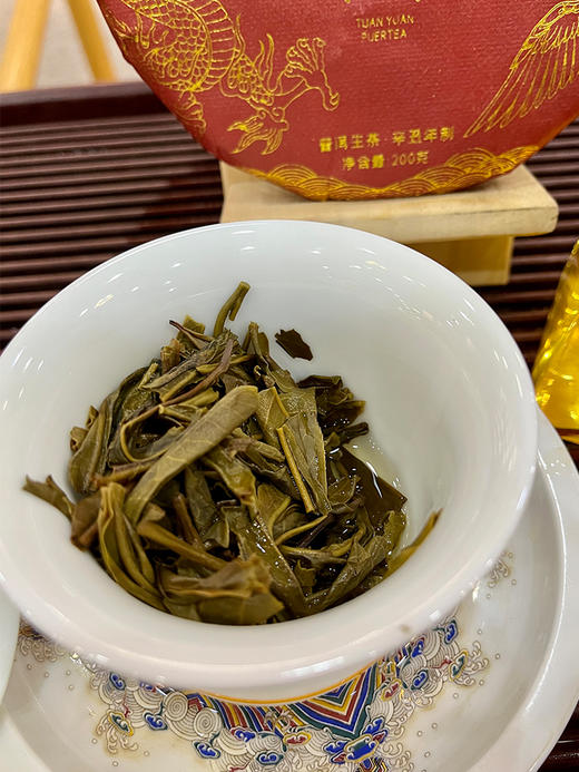 【成提秒杀】团团圆圆就是过年的意义，寓意非常好的伴手礼，2021年布朗山古树普洱生茶200g*5饼 商品图7