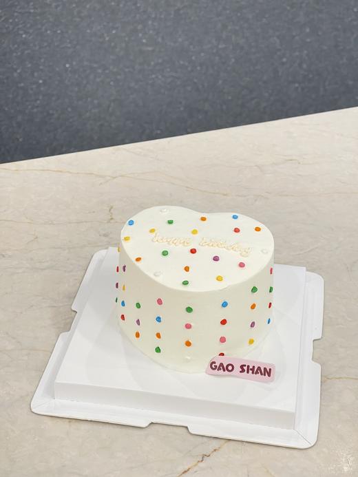 彩色点点爱心蛋糕 商品图0