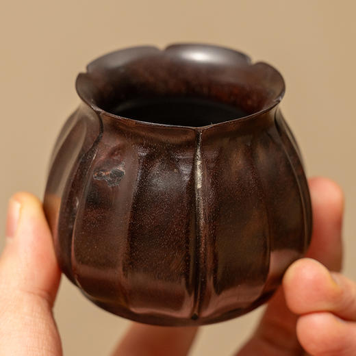 清 紫檀一木整挖瓜棱形水盂 商品图1