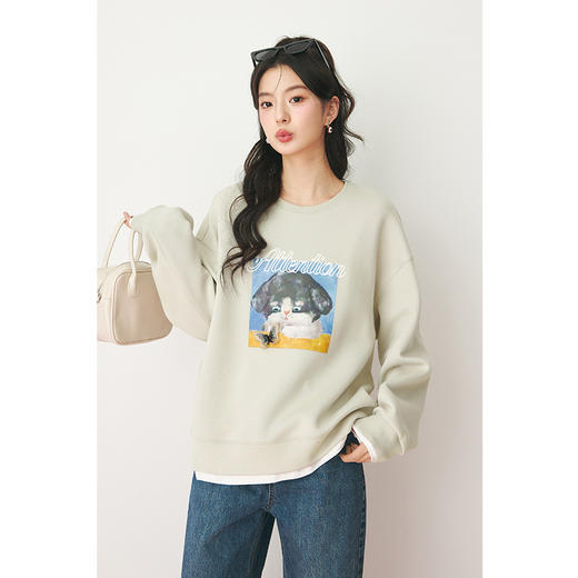 【严选】诗凡黎春大图案设计灵动猫咪表情结合字母设计圆领假两件针织衫SF1300021 商品图0