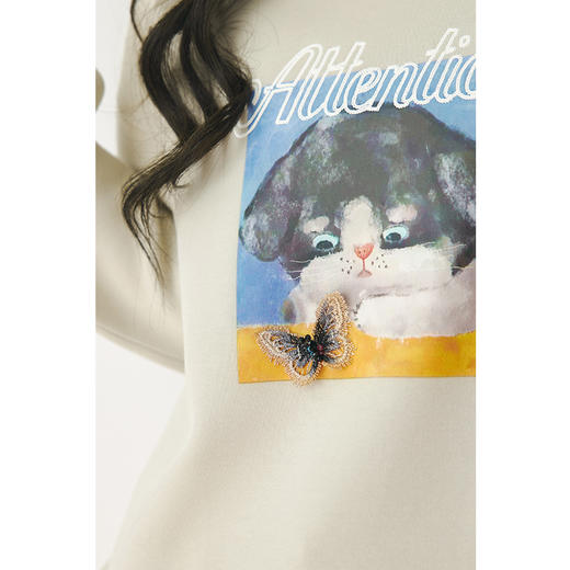 【严选】诗凡黎春大图案设计灵动猫咪表情结合字母设计圆领假两件针织衫SF1300021 商品图3