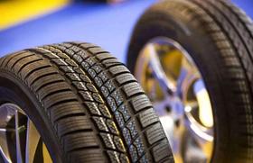  汽车行驶多少公里，需要前后轮胎对调？老司机：别等车胎偏磨了才后悔！
