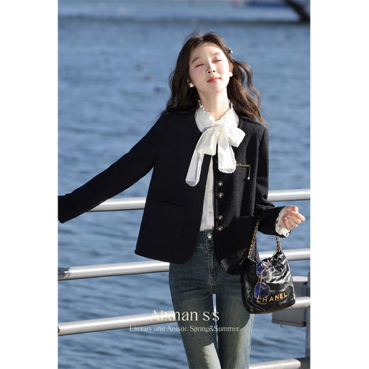 鹿向南《温柔千金》法式花边领蝴蝶结春日衬衫女上衣 商品图4