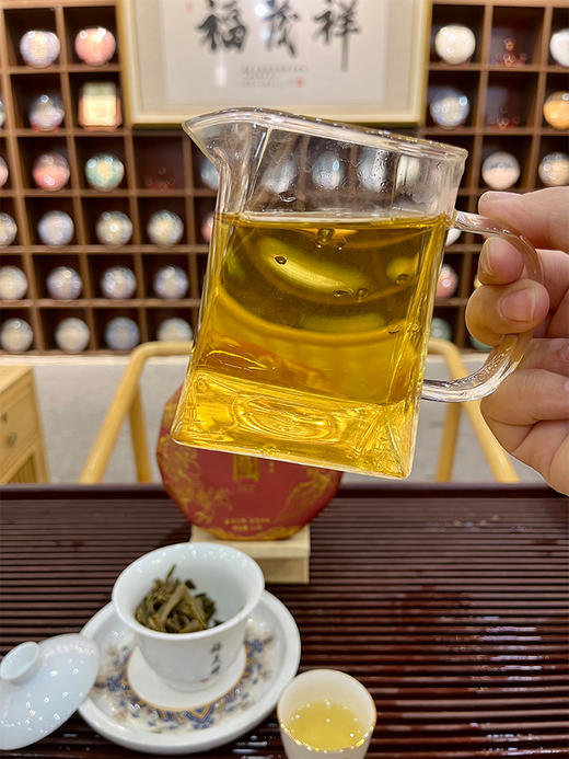 【成提秒杀】团团圆圆就是过年的意义，寓意非常好的伴手礼，2021年布朗山古树普洱生茶200g*5饼 商品图6