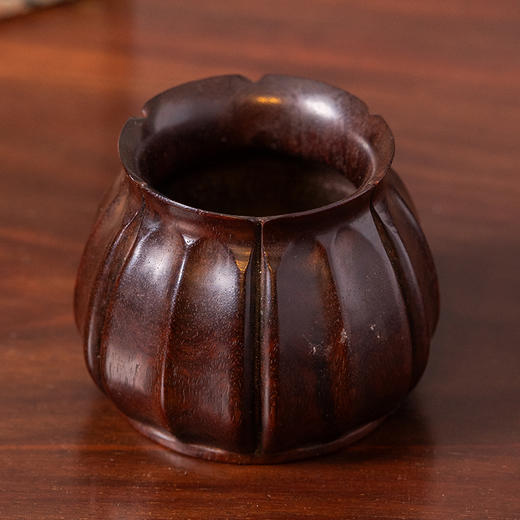 清 紫檀一木整挖瓜棱形水盂 商品图3