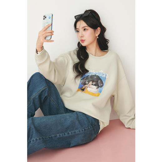 【严选】诗凡黎春大图案设计灵动猫咪表情结合字母设计圆领假两件针织衫SF1300021 商品图4