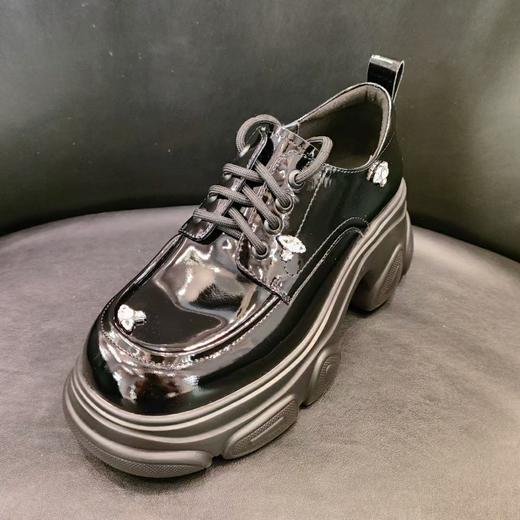 LFGJ凌介女鞋  15207  时尚百搭漆皮乐福鞋 商品图0