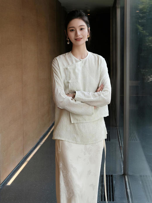 盛唐牡丹 |繁花纹真丝冠乐绉压花上衣 商品图1