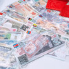 72小时内发货 🏮 24年火爆的新年红包❗【52张外币真钞💰 祥云流苏丝绸红包】🧧 内含28个国家，52张限量版外币真钞，小孩长辈都喜欢！（纯外币的版本已经售罄了！现在只有+金钞的版本了） 商品缩略图10