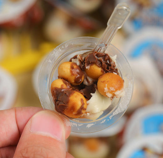 【天天好日子巧克力赖上小馒头】年货节 童年记忆里的星球杯，小时候喜欢吃的一款零食，真的可以无限回购！！ 和巧克力在一起搭配真的超级nice 一口下去浓郁的巧克力味 商品图9