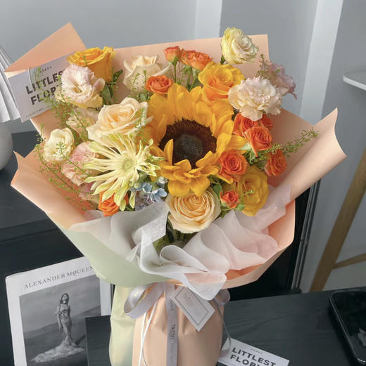 【午后浪漫】向日葵➕香槟玫瑰➕蔷薇，精品时尚花束 商品图0