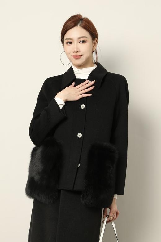 ELLA JADE 黑色翻领动物毛口袋大衣 17780 商品图0