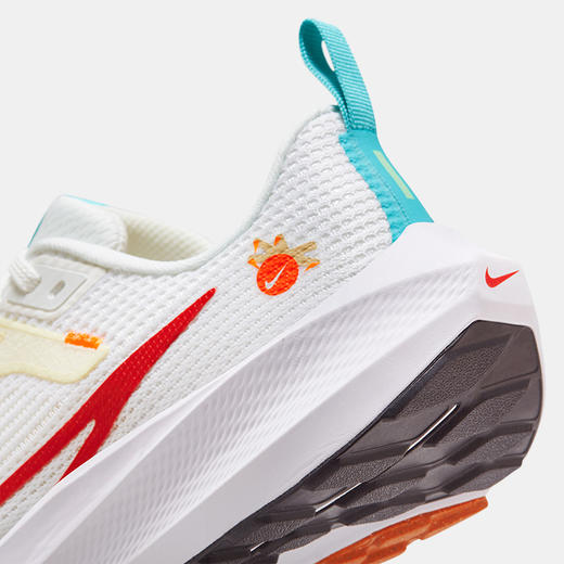 Nike Pegasus 40 (GS) 大童运动童鞋 FZ5526 商品图7