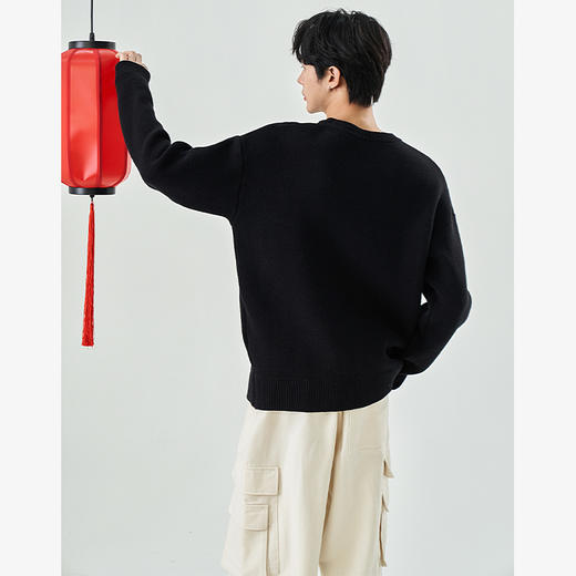 西遇圆领立体绣花长袖毛衣男新款港风休闲宽松百搭上衣10345703 商品图4