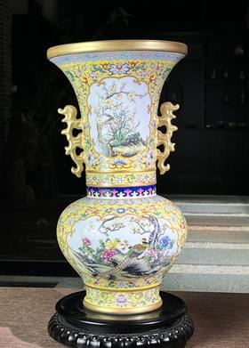 黄地图案开光花鸟双耳凤尾尊