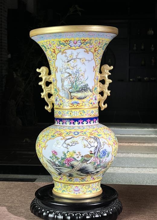 黄地图案开光花鸟双耳凤尾尊 商品图0