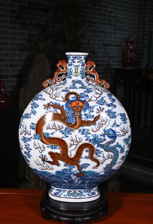 斗彩苍龙教子抱月瓶 商品图0