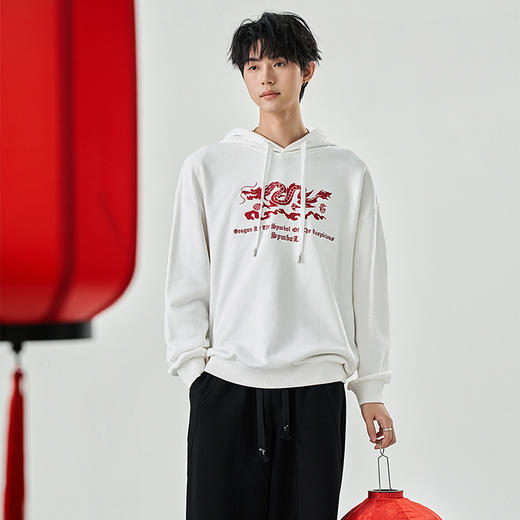 西遇白色连帽国潮宽松卫衣男新款绣花图案长袖基础款上衣10345704 商品图0