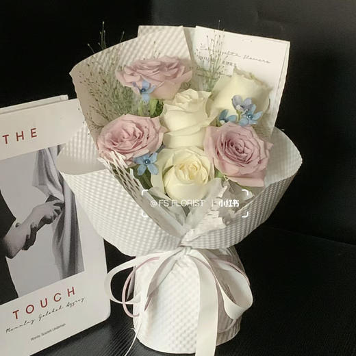 【极致浪漫】3支卡布奇诺玫瑰➕3支白玫瑰。精品时尚小花束 商品图2