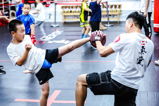 【正气堂搏击俱乐部】1节团体课程或1节一对一私教课程 少儿体适能/拳击/散打/泰拳/自由搏击 60分钟/次课   如风生活特惠 商品图2