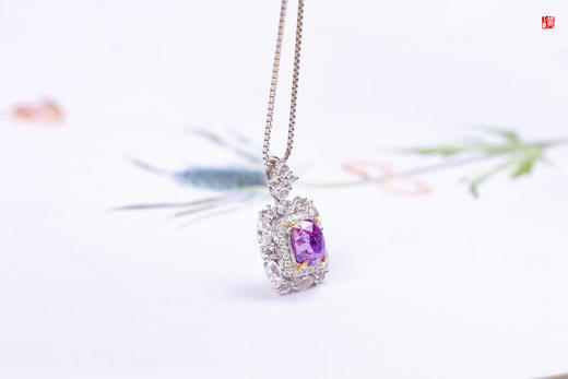 【依凝】18k金镶薰衣草紫色蓝宝石吊坠 商品图3