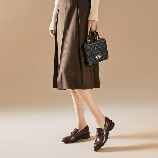 西遇山茶花乐福鞋女新款法式复古深口单鞋低跟平底乐福鞋20146255 商品图4