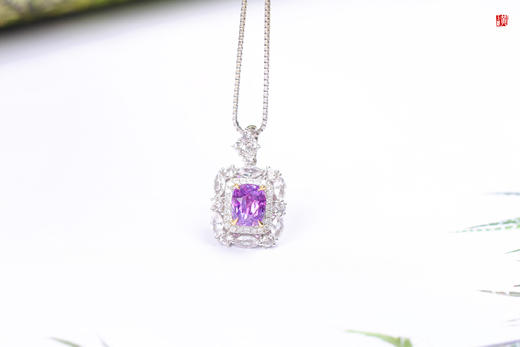 【依凝】18k金镶薰衣草紫色蓝宝石吊坠 商品图0