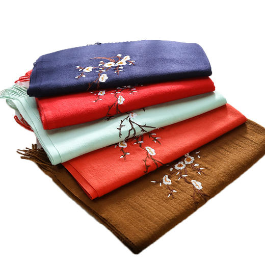 新款纯色刺绣梅花，仿羊绒围巾披肩保暖围脖 商品图4