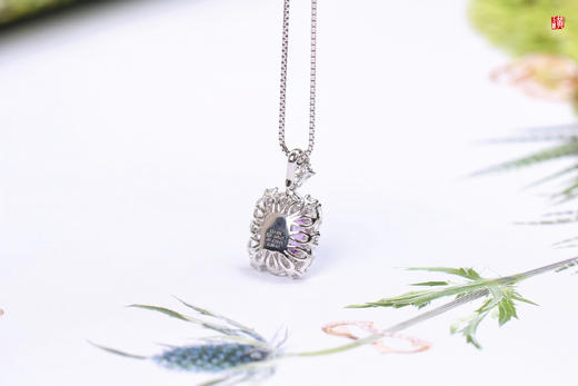 【依凝】18k金镶薰衣草紫色蓝宝石吊坠 商品图2