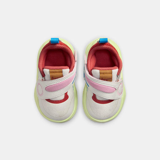 Nike Team Hustle D 11 (TD) 婴童运动童鞋 FJ1394 商品图3