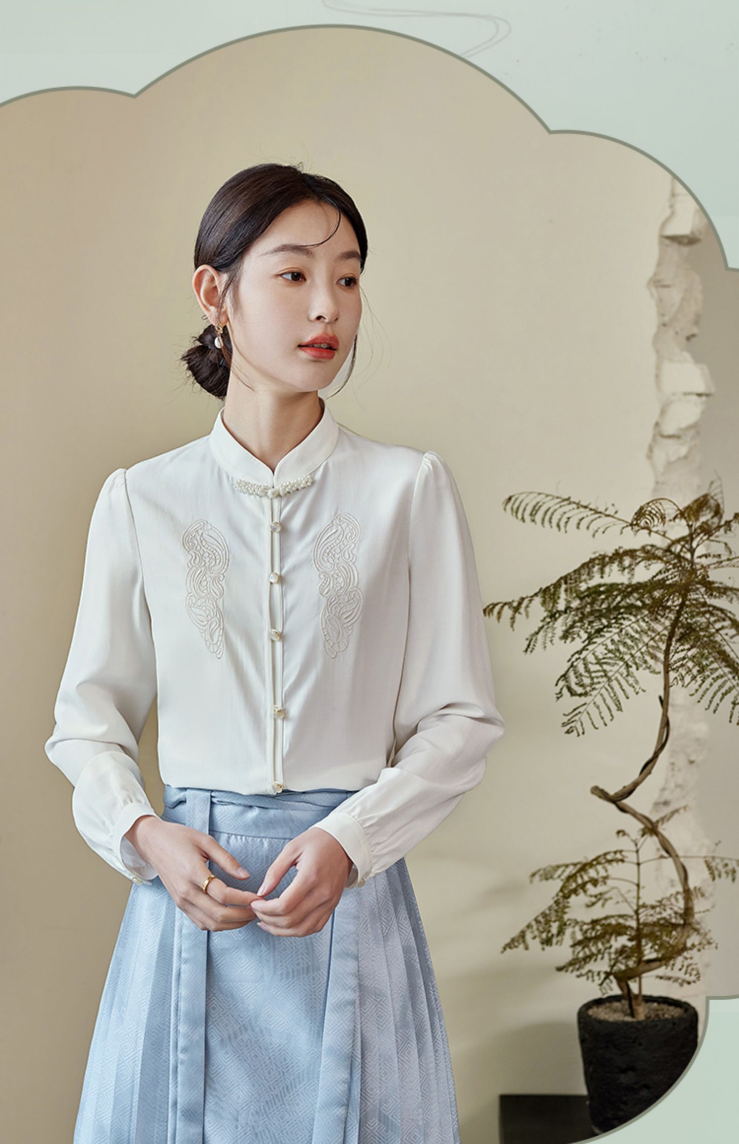 熙世界国风禅意刺绣白色衬衫女2025秋款仙气新中式立领长袖衬衣