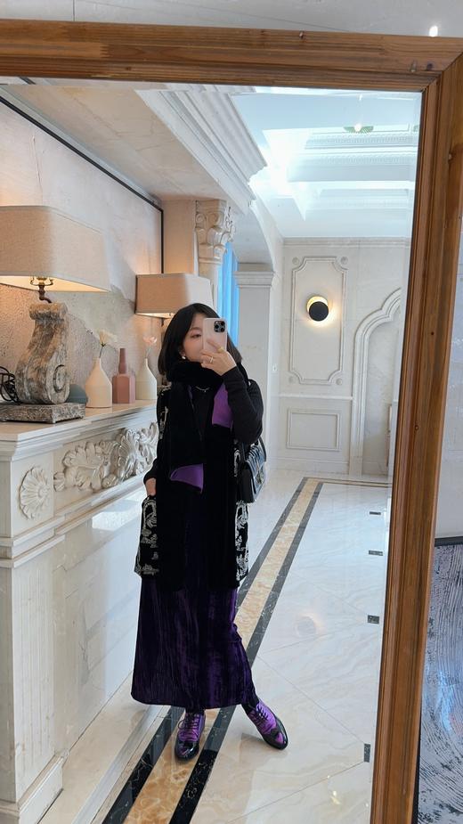 “紫气东来”小紫皮鞋💜花花团du家开发定制2024早春新款英伦深口鞋复古时髦； 手工鞋源头工厂定制 3cm跟高优雅百搭  金皱羊皮+牛漆皮 光泽明亮吸睛篙级抗皱好打理 内里小牛皮吸湿透气耐磨舒适！ 商品图9