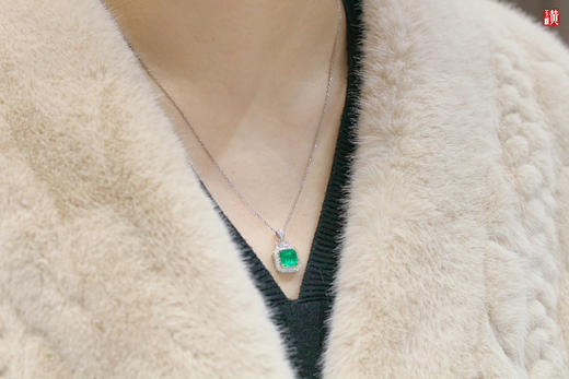 【绿筠】18k金镶祖母绿吊坠 商品图4
