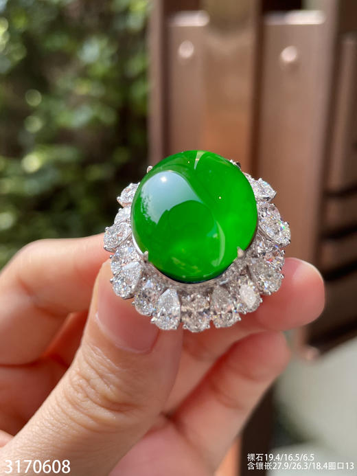 老坑玻璃种帝王绿蛋面戒指【3170608】具体价格微信咨询 商品图3
