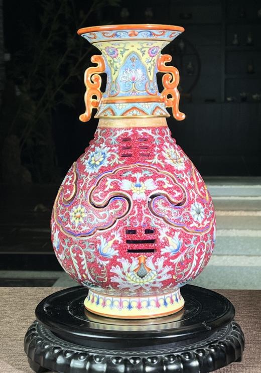 拍卖同款：乾隆御制交泰转旋瓶 商品图0