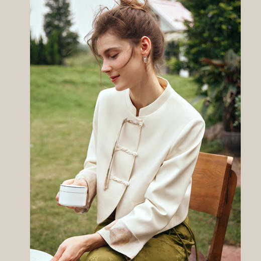 欧芮儿新中式盘扣外套女短款早春2024新款轻国风立领高级感上衣 商品图1