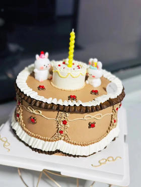 6寸复古裱花小动物蛋糕