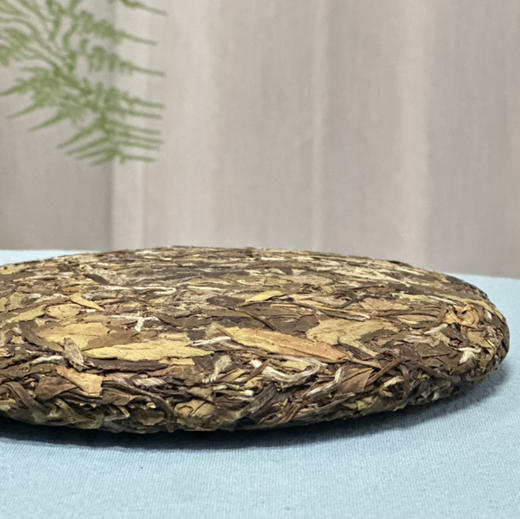 中秋节｜福鼎白茶【龙行龘龘】甲辰龙年生肖白茶饼吉祥方盒茶礼，心选2020年春采高山白牡丹为原料由白茶泰斗王奕森长子王光雄老师匠心制作，惟楚园主人亲题墨宝，一份独具匠心与国风雅韵的新春茶礼值得拥有！ 商品图5