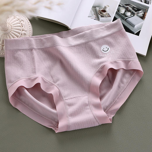 【6条 独立包装】日系冰晶笑脸少女内裤，触发你心中的少女情怀，时尚中腰蚕丝裆三角裤，学生们的最爱！加宽臀部，牢牢包臀，舒适透气，拒绝卡档！ 商品图4