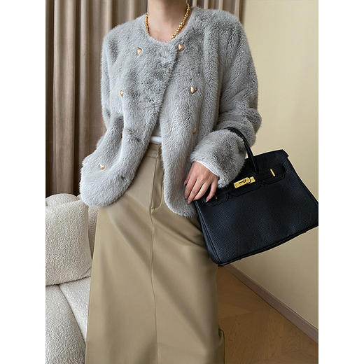 「法式小香风！三色可选」司南夜巴黎洋气金扣 渐变环保仿皮草毛毛外套设计感秋冬新款上衣 商品图2