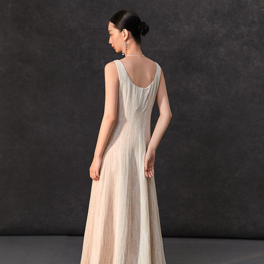 Famecoco范可儿春季连衣裙背带大圆领连衣裙文艺棉麻肌理质感连衣裙FAC1FA043 商品图4