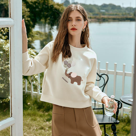 欧芮儿圆领刺绣卫衣女早春2024新款宽松无帽套头上衣小个子洋气 商品图0