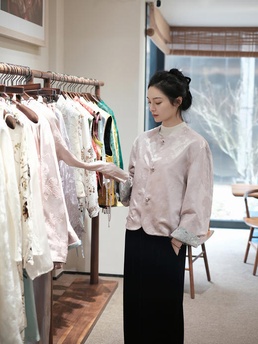 盛唐牡丹 |宋锦粉松鼠葡萄纹双面穿外套 商品图10